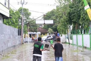 Bima is totally ‘paralyzed’ after the floods